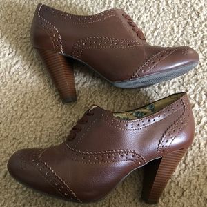 Oxford booties